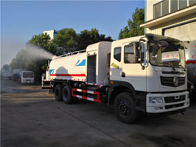 霧炮車抑塵 將空氣中的PM2.5的濃度降低 霧炮車抑塵 將空氣中的PM2.5的濃度降低